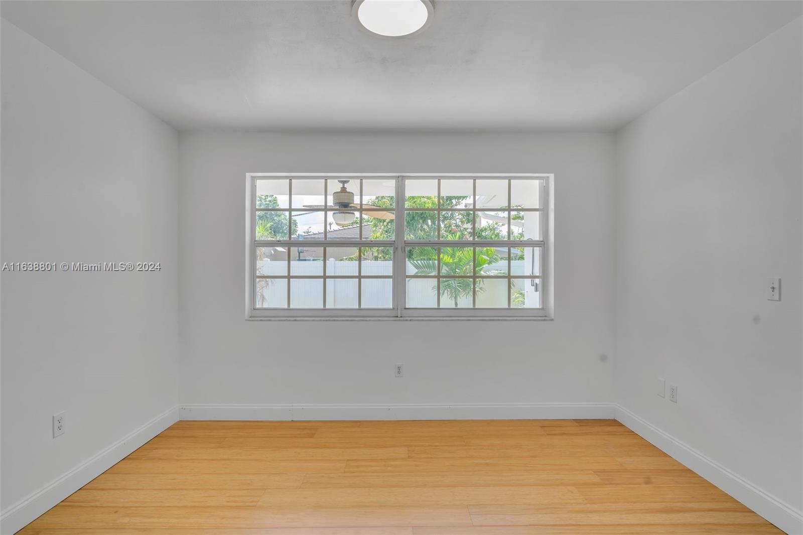 155 SW 39th Ct