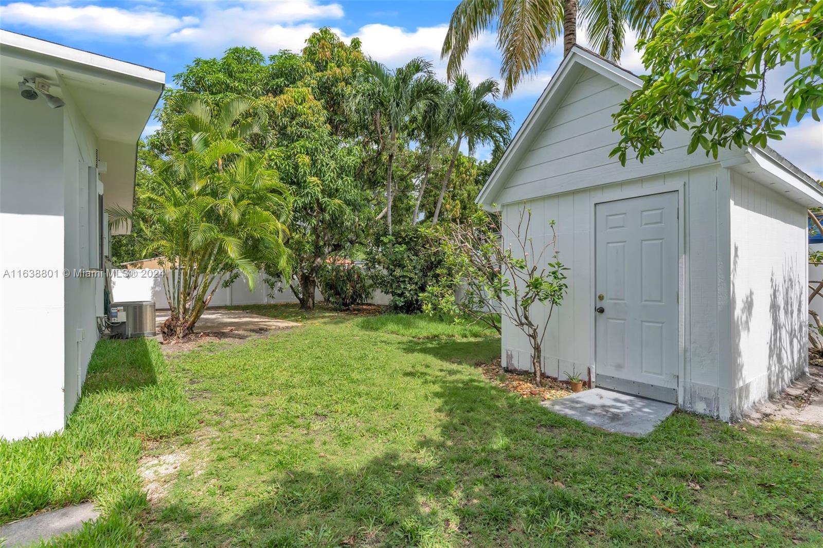155 SW 39th Ct