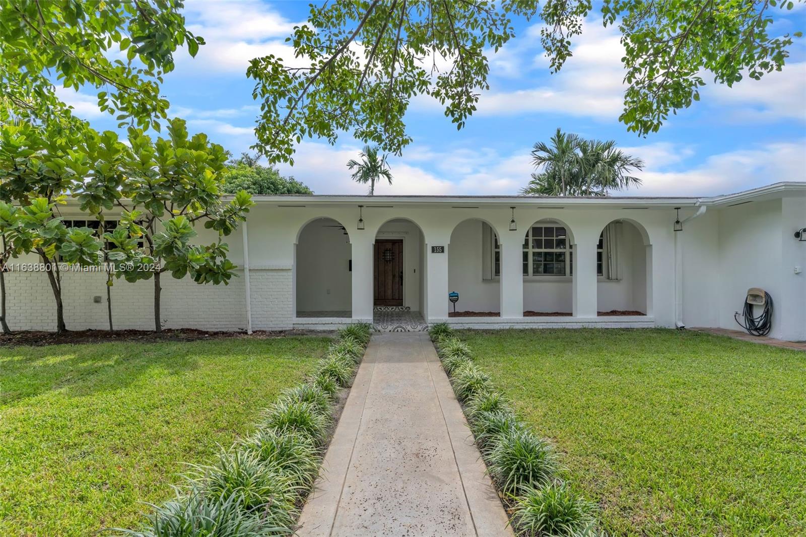 155 SW 39th Ct