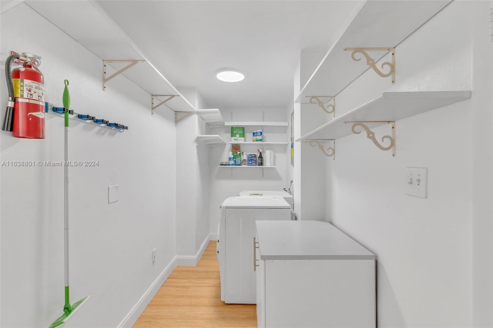 155 SW 39th Ct