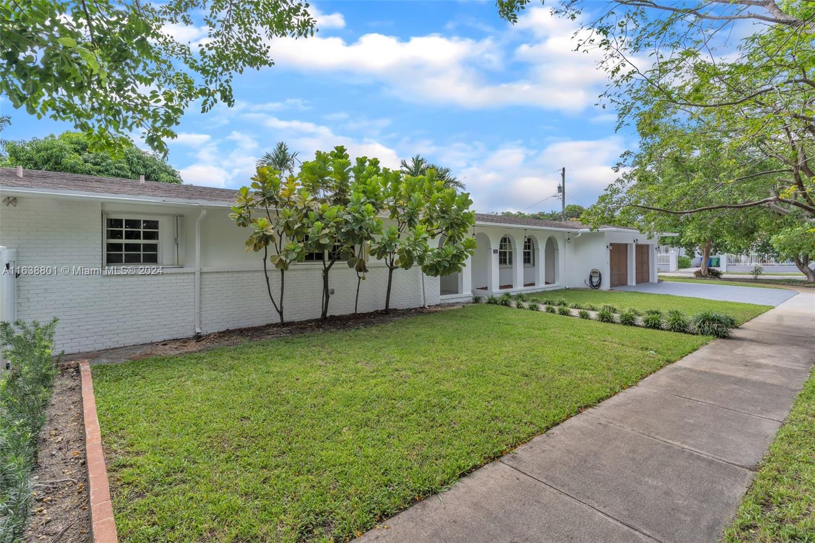 155 SW 39th Ct