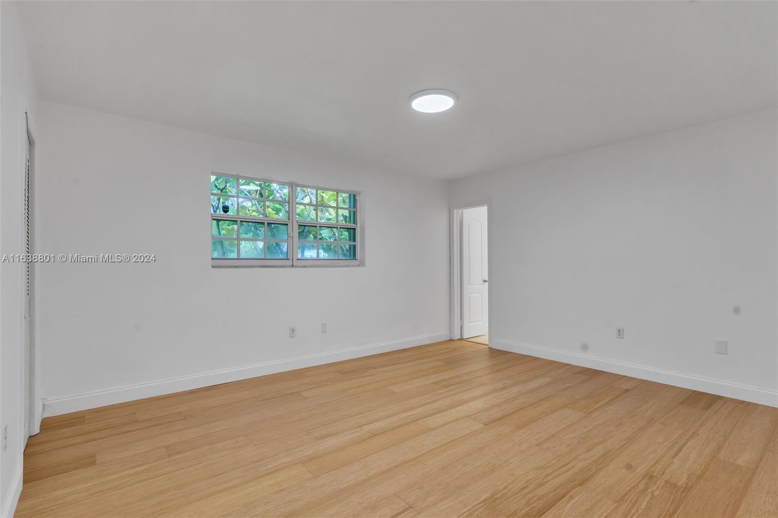 155 SW 39th Ct