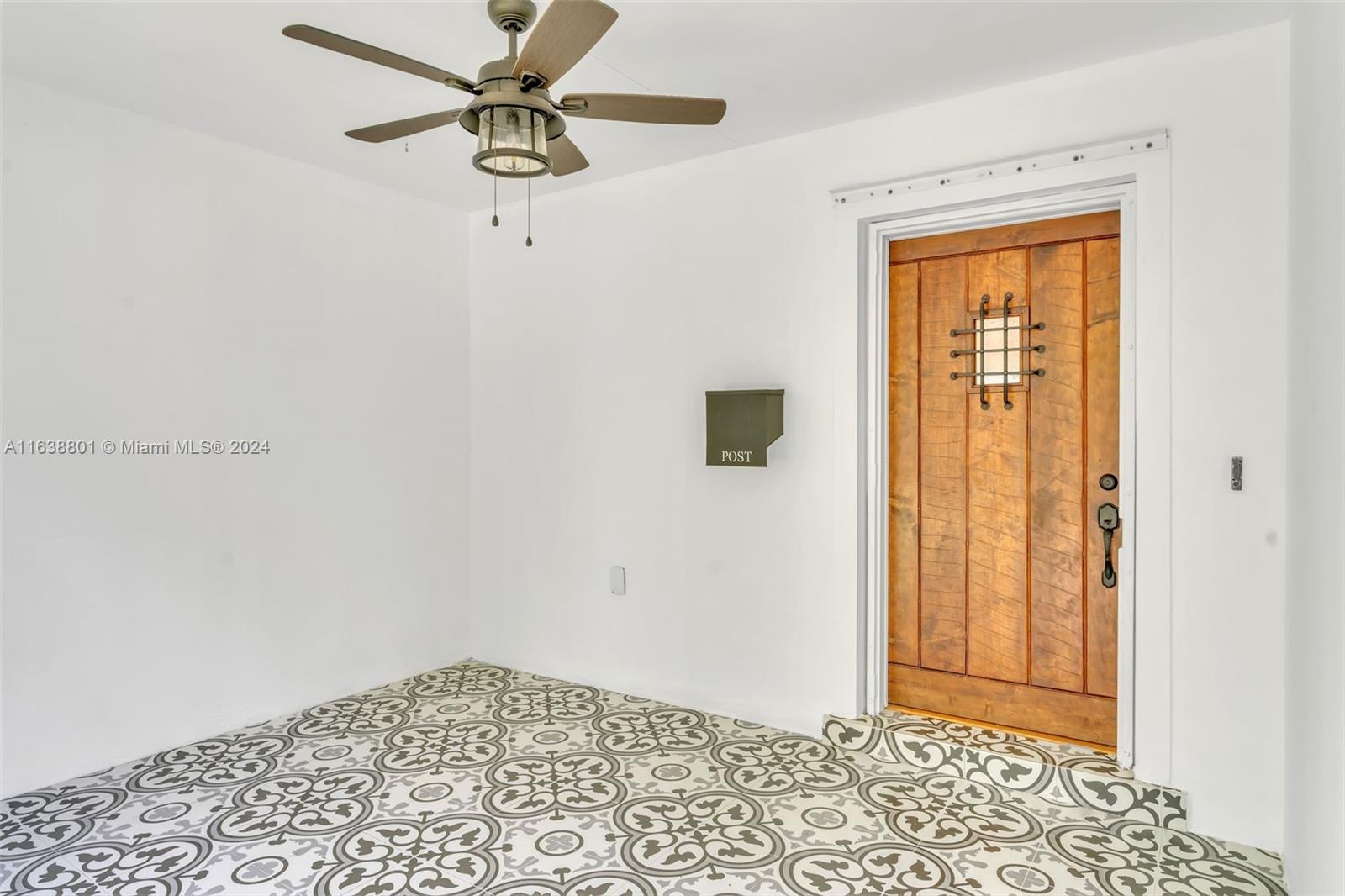 155 SW 39th Ct