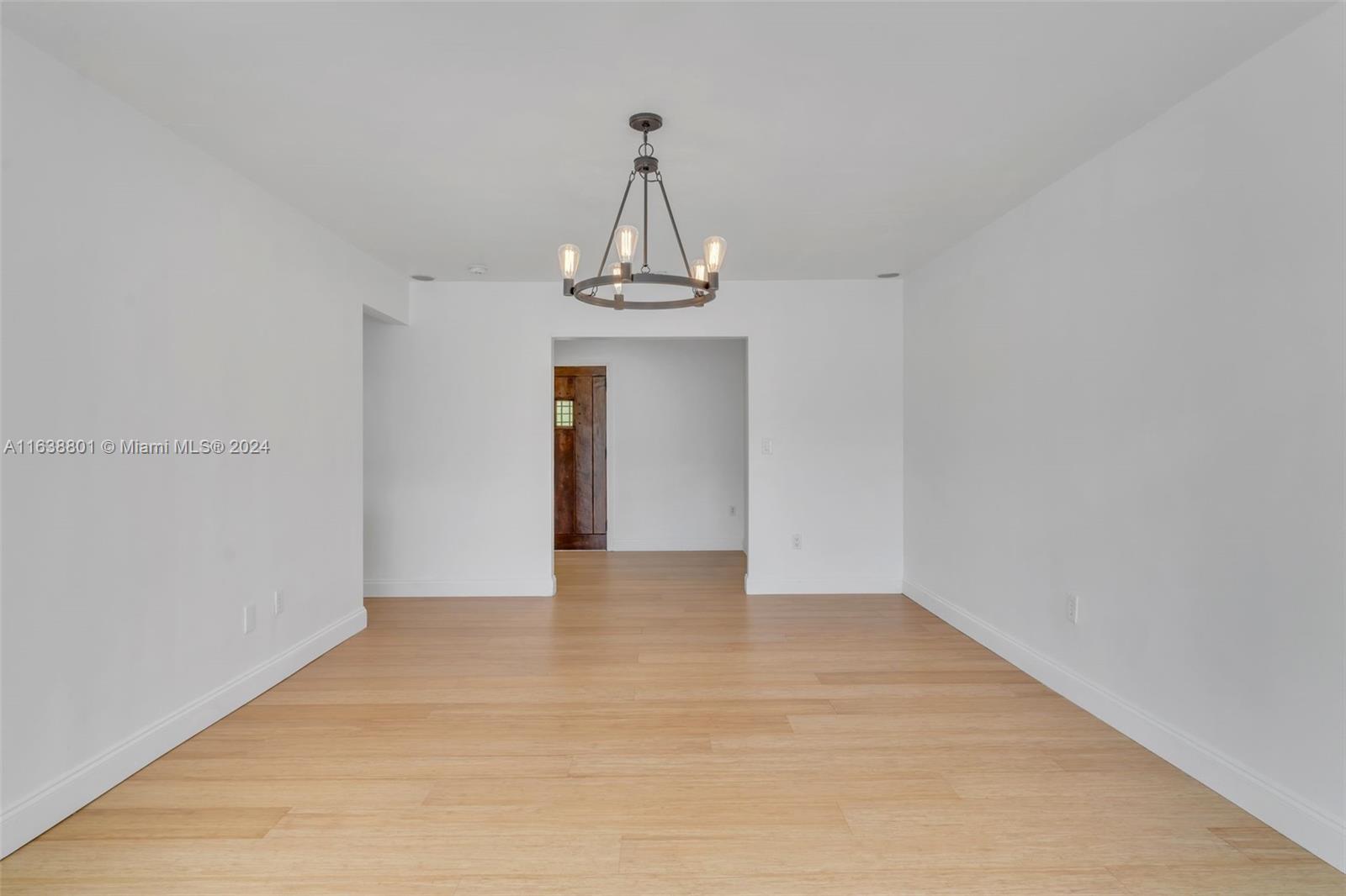 155 SW 39th Ct