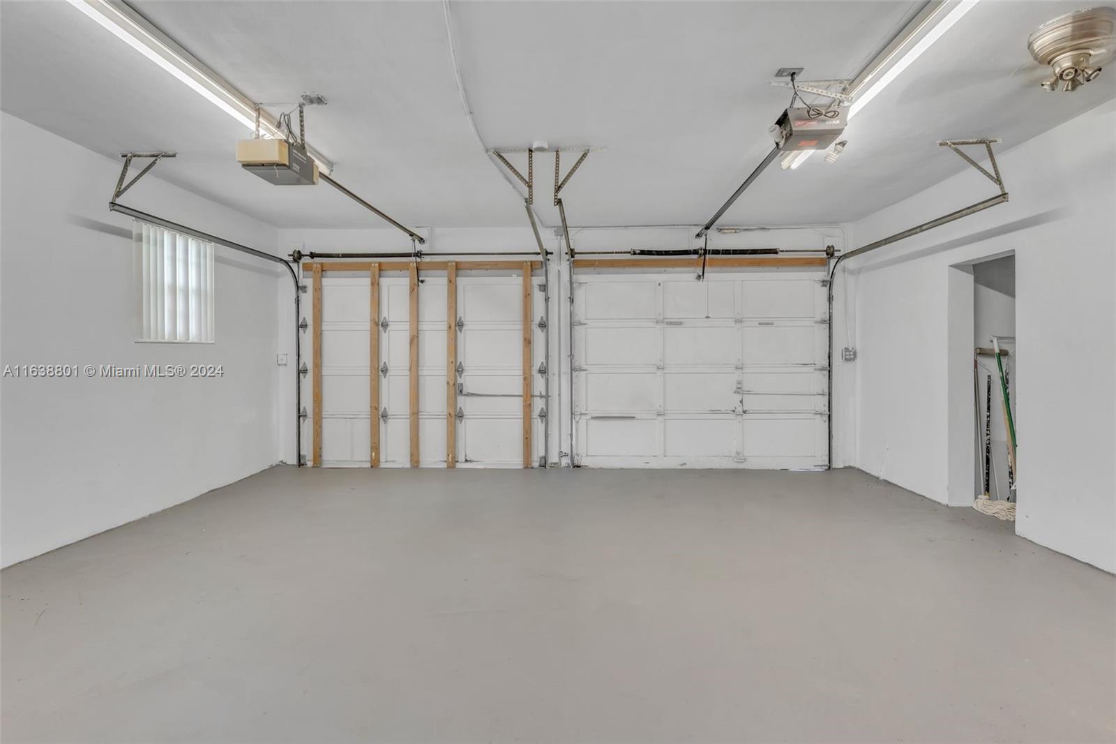 155 SW 39th Ct