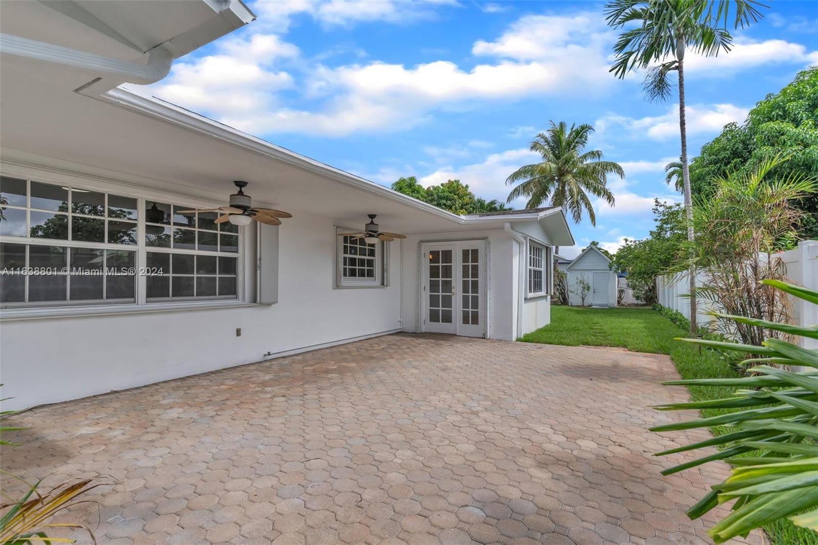 155 SW 39th Ct