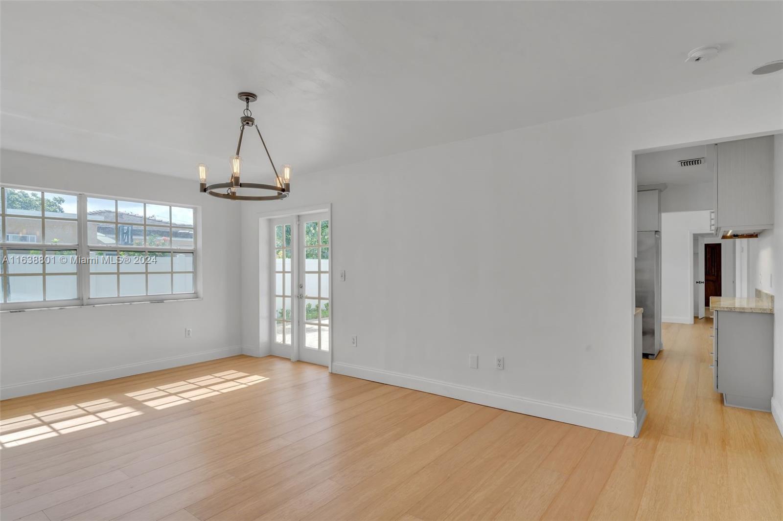 155 SW 39th Ct