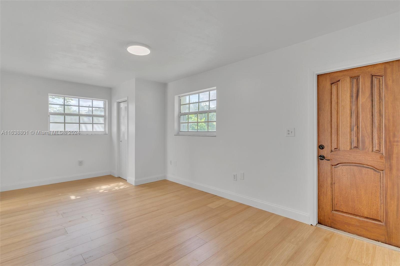 155 SW 39th Ct