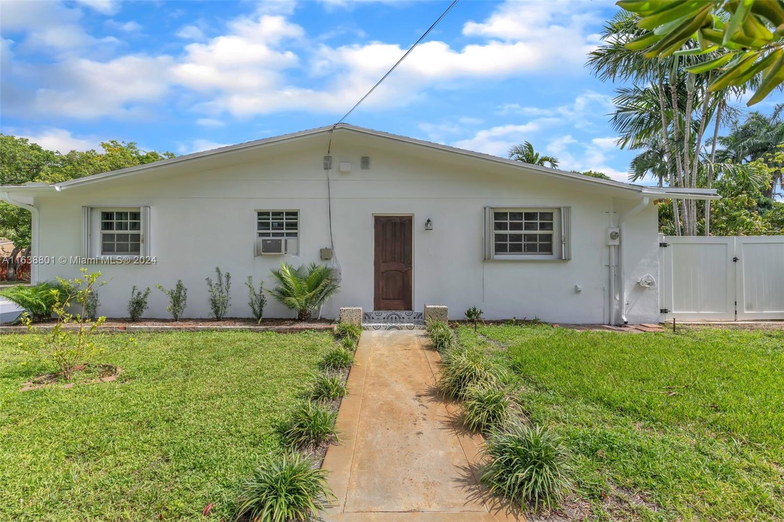 155 SW 39th Ct