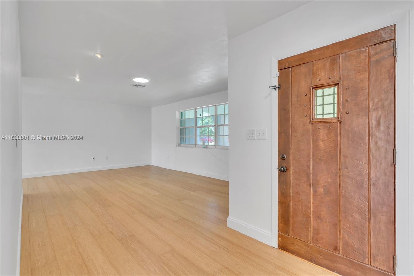 155 SW 39th Ct
