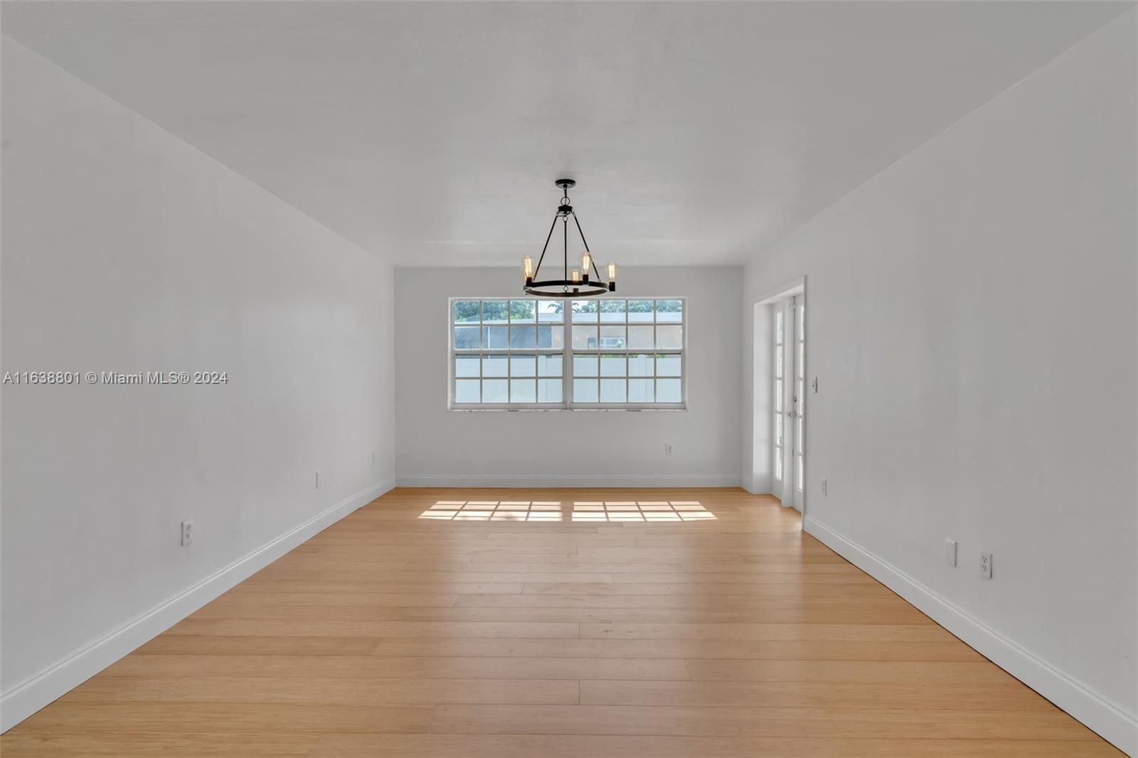 155 SW 39th Ct