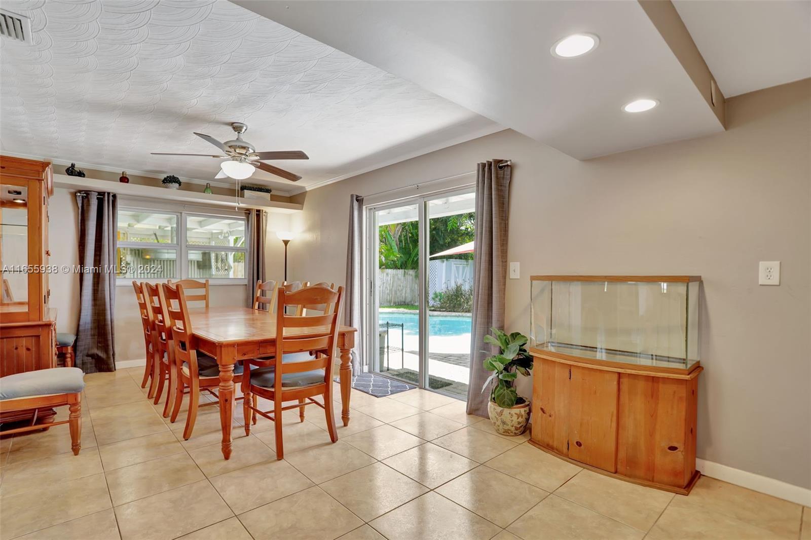 710 NW 37th St