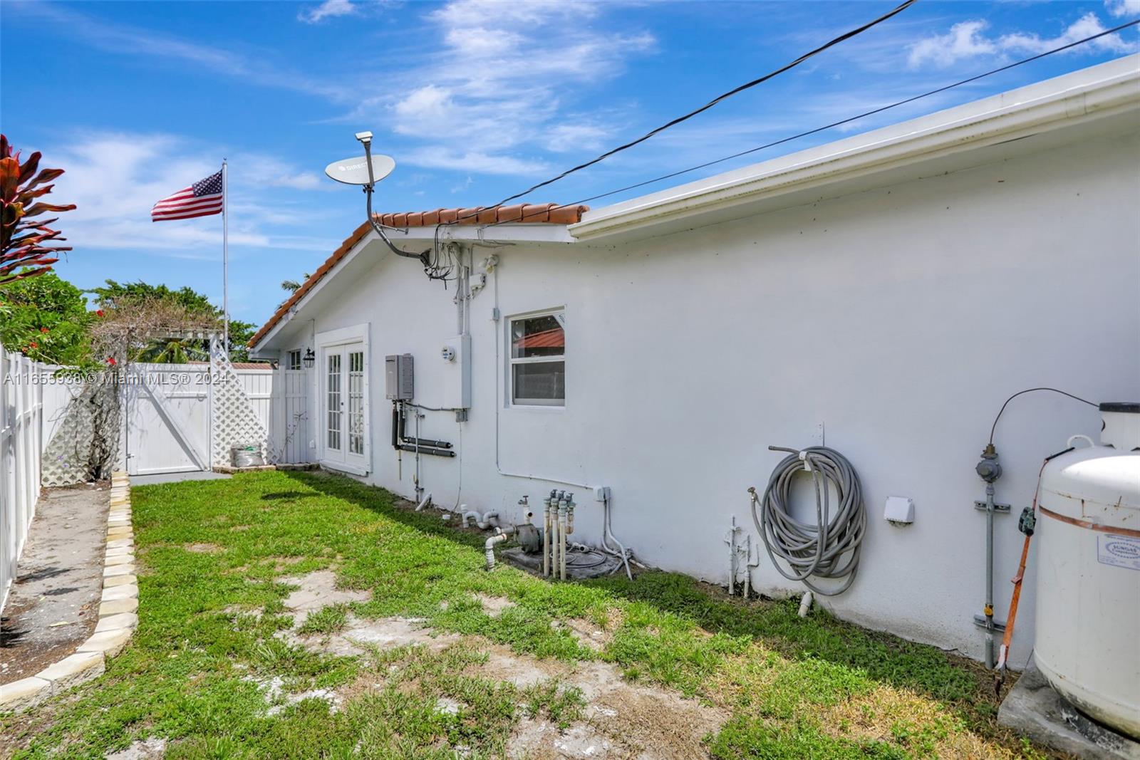 710 NW 37th St
