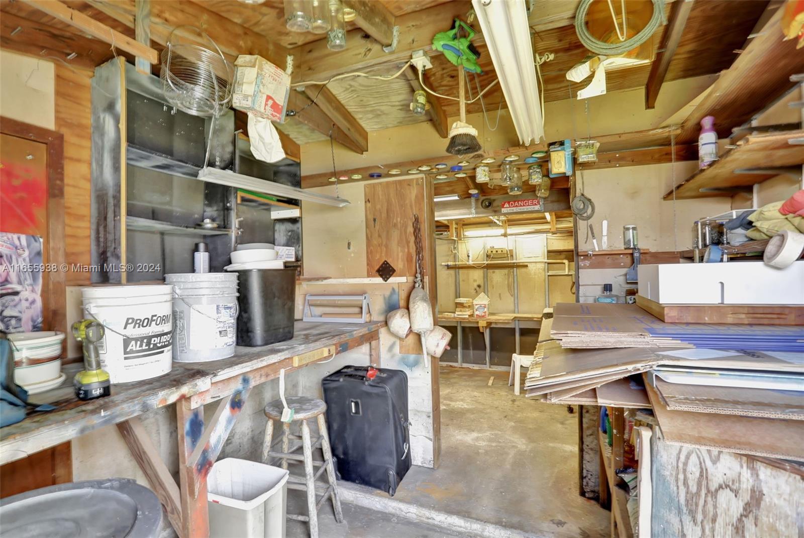 710 NW 37th St