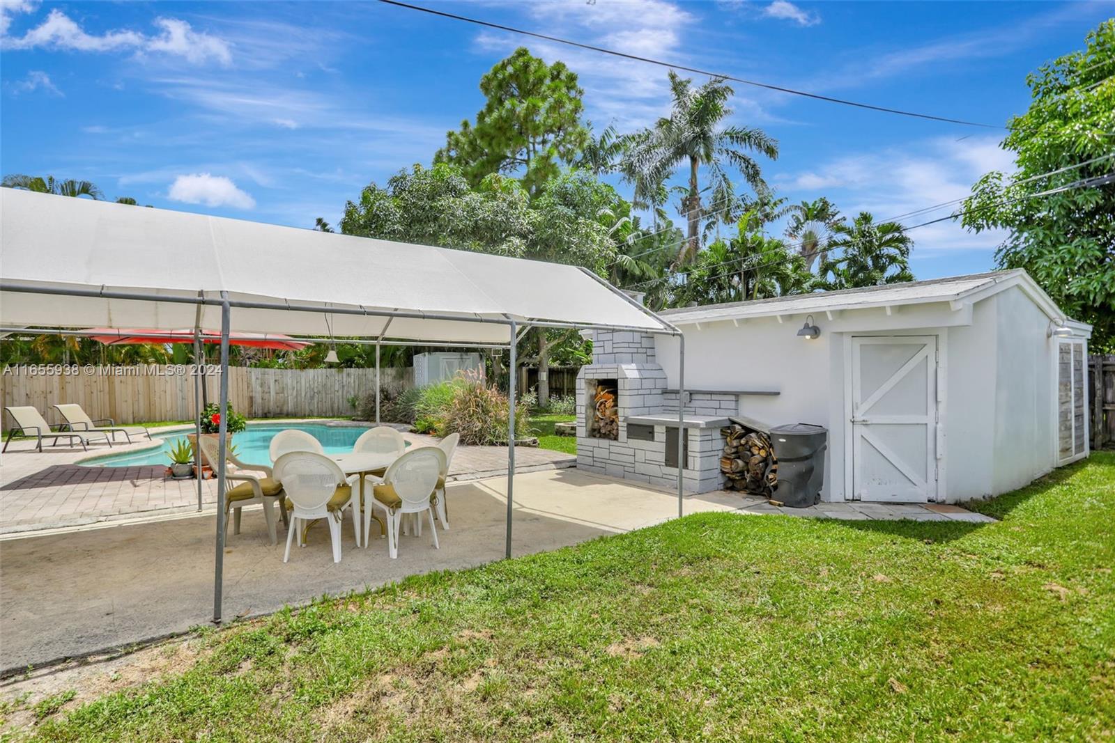 710 NW 37th St