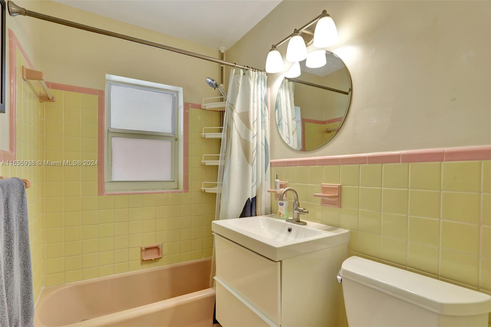 710 NW 37th St