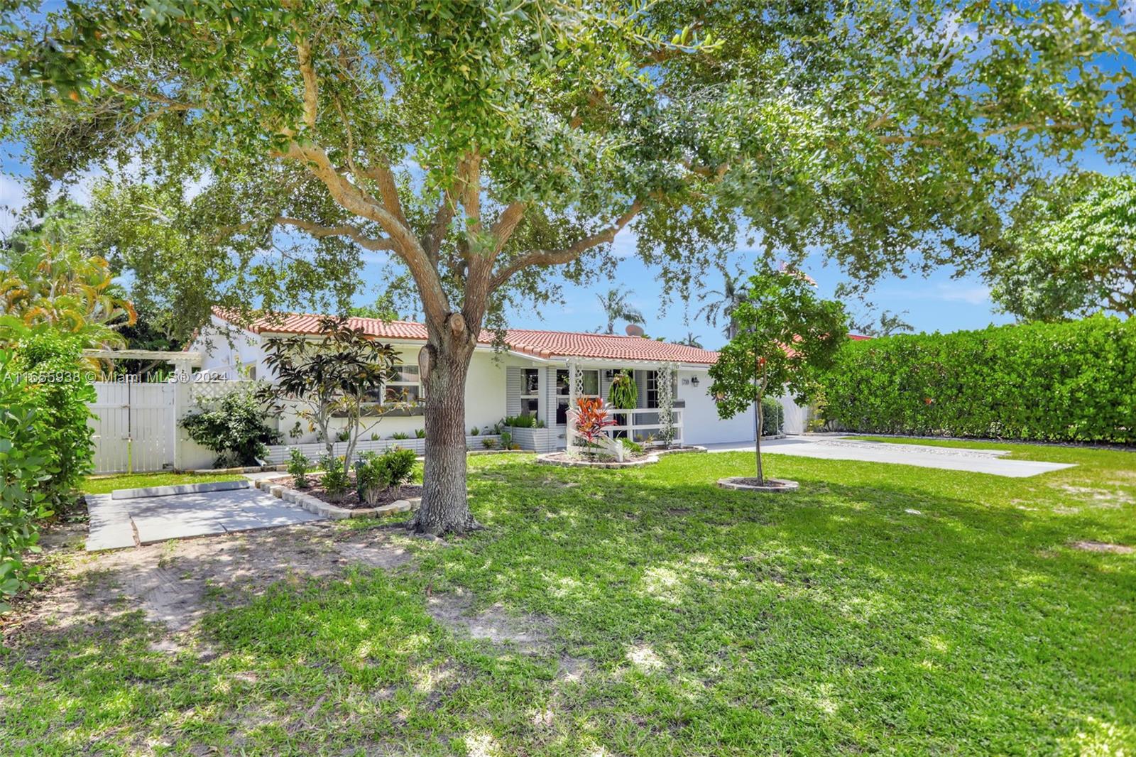 710 NW 37th St
