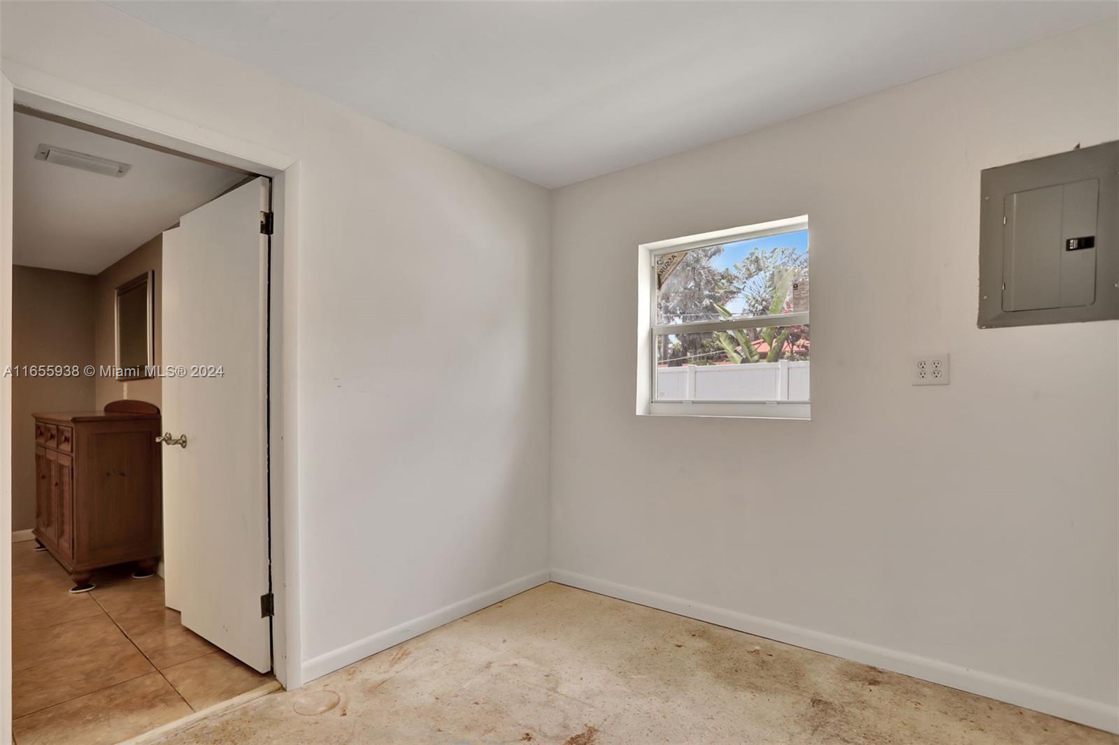 710 NW 37th St