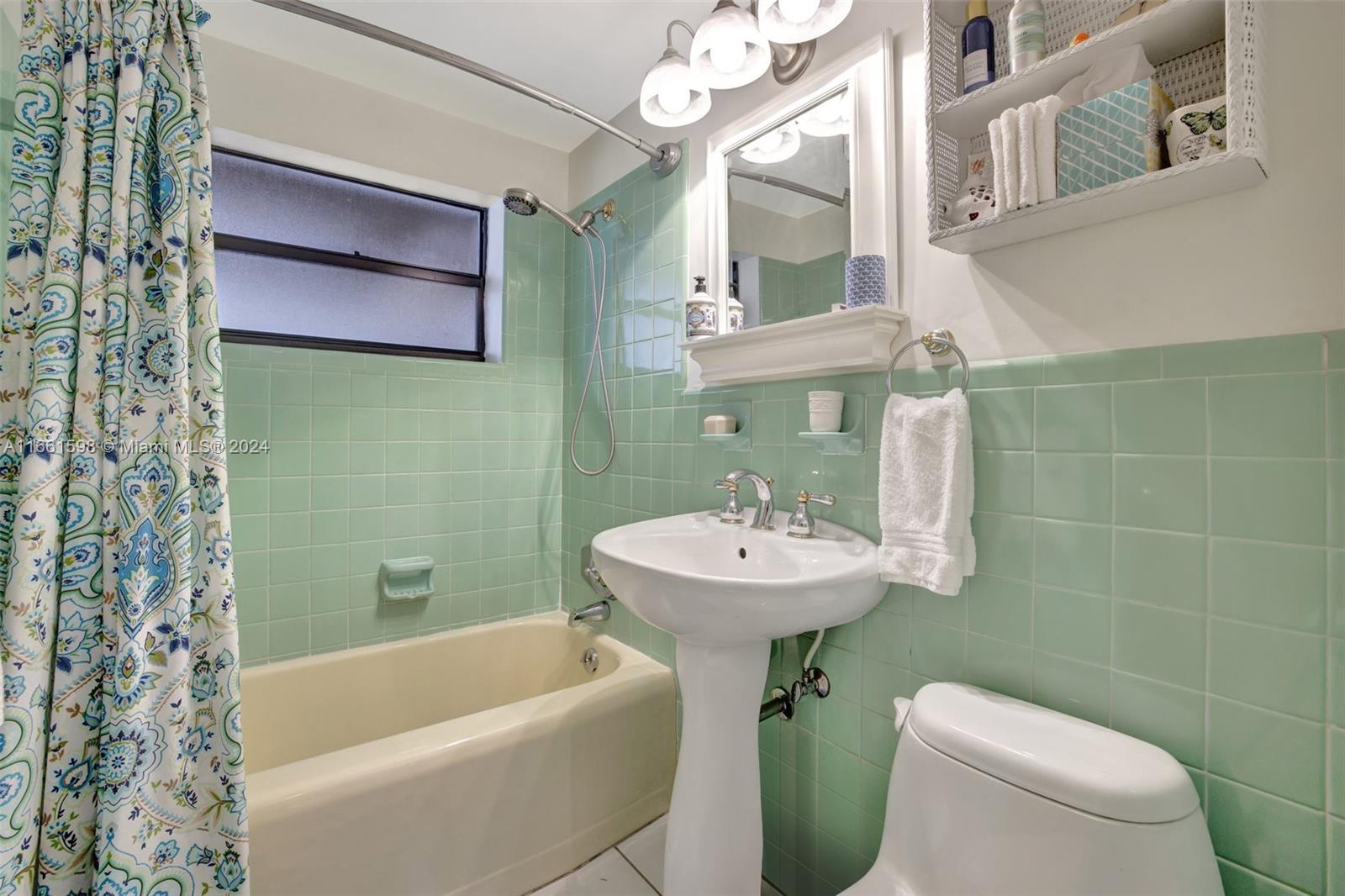 2497 Bimini Ln