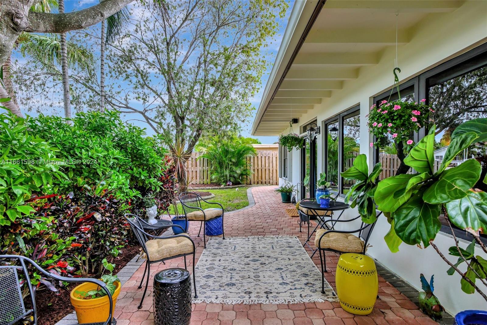 2497 Bimini Ln