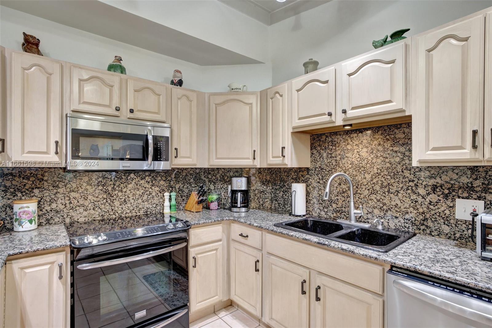 2497 Bimini Ln