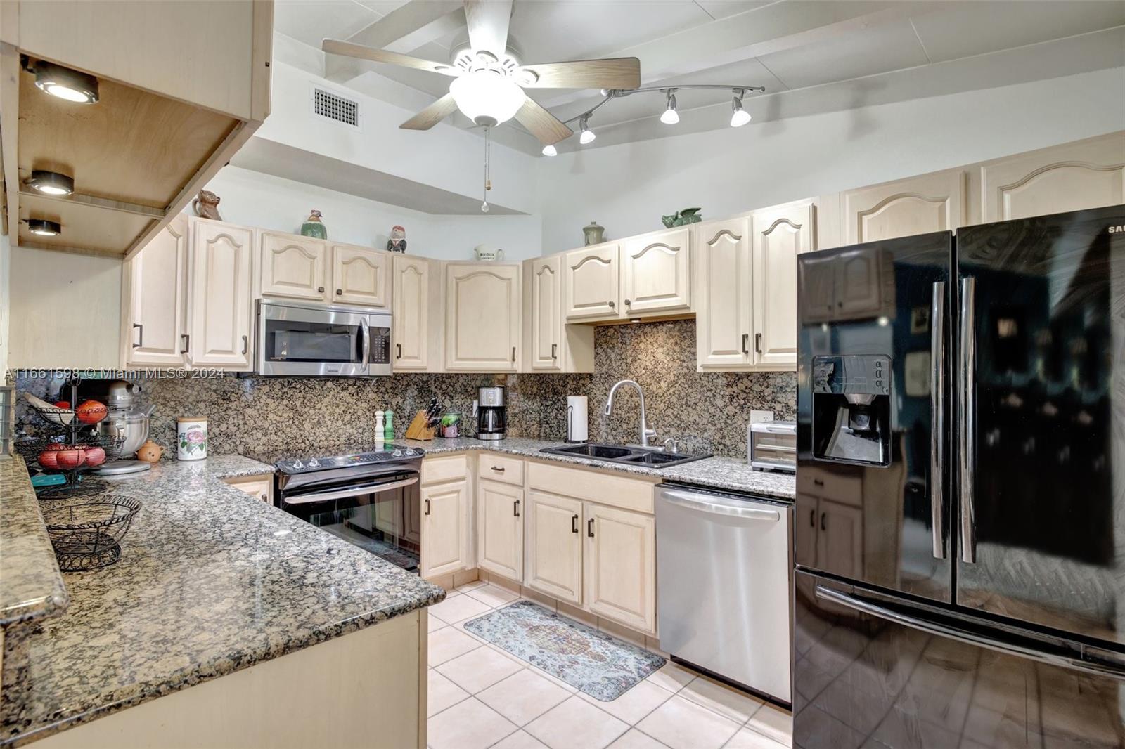 2497 Bimini Ln