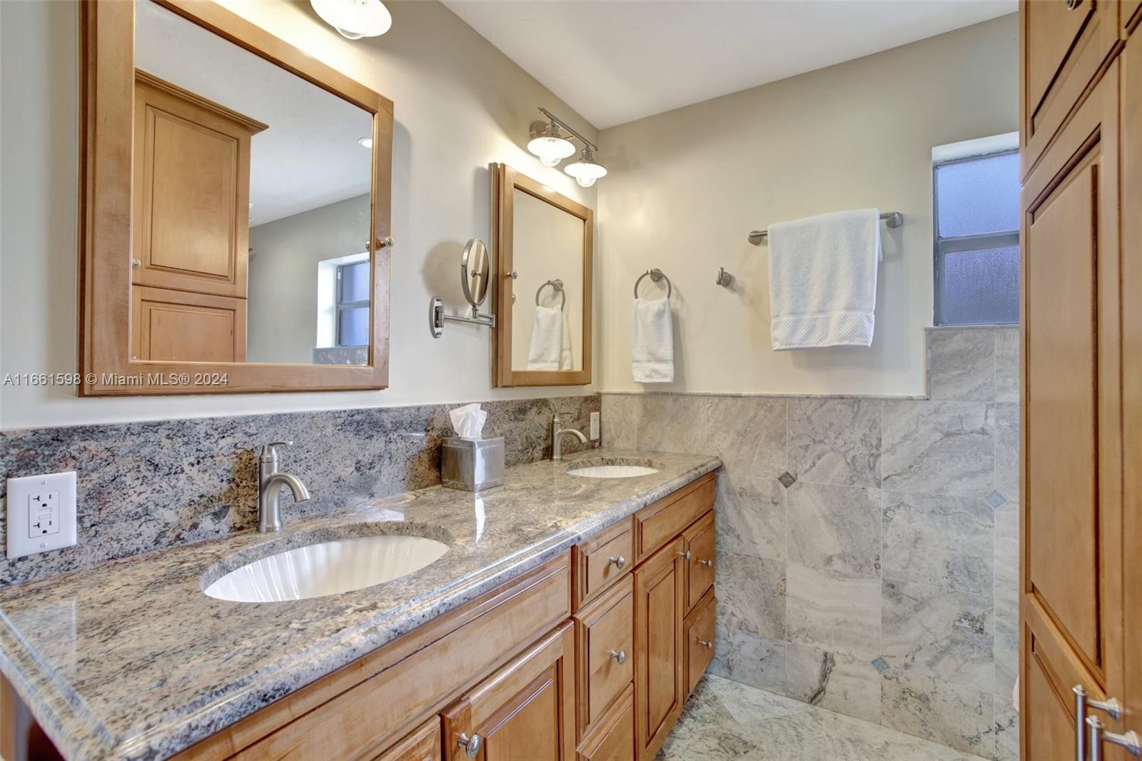 2497 Bimini Ln