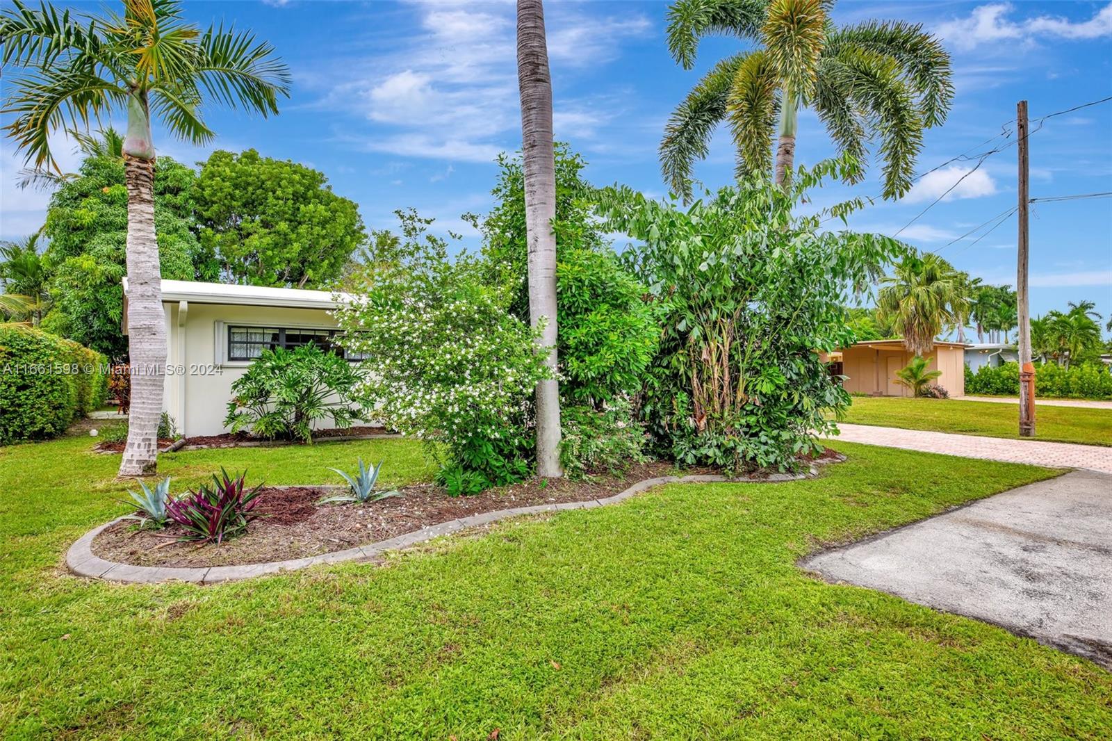 2497 Bimini Ln