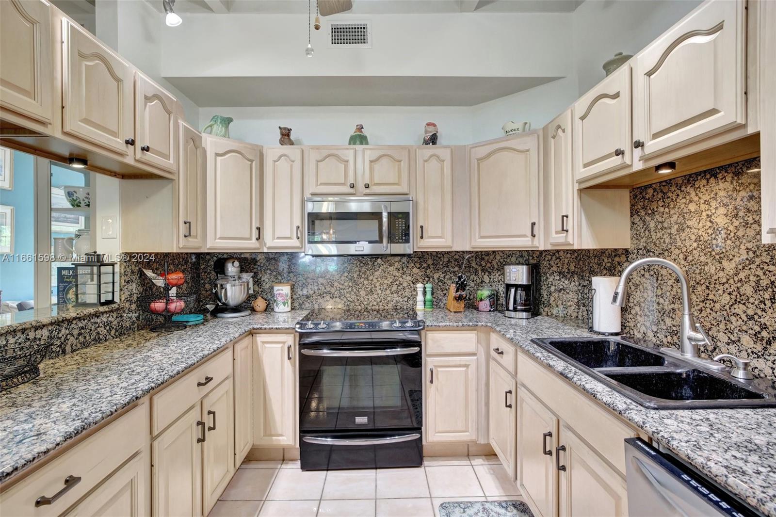 2497 Bimini Ln