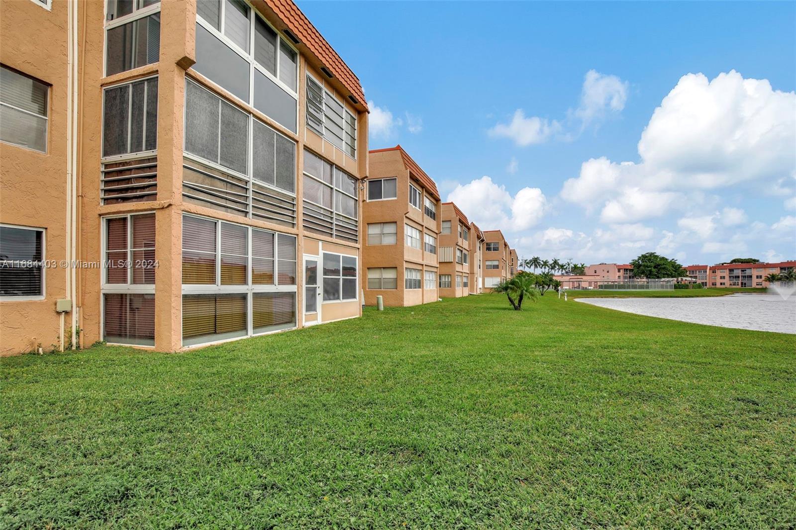 9540 Sunrise Lakes Blvd Unit: 103