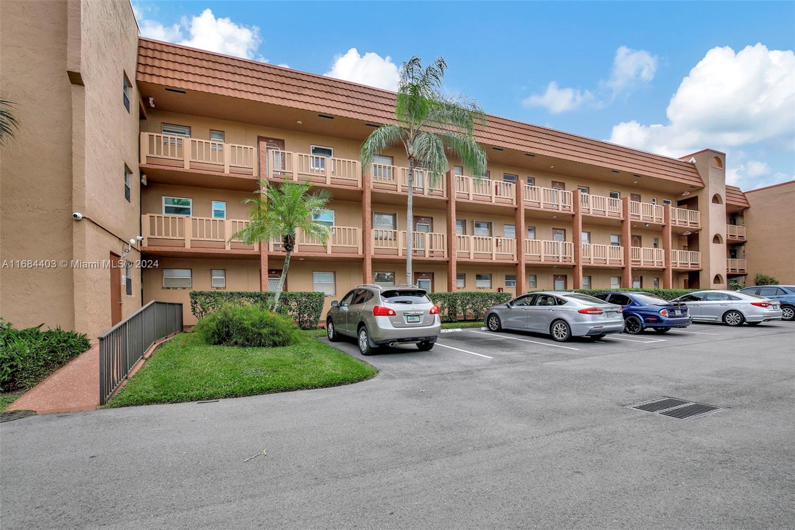9540 Sunrise Lakes Blvd Unit: 103