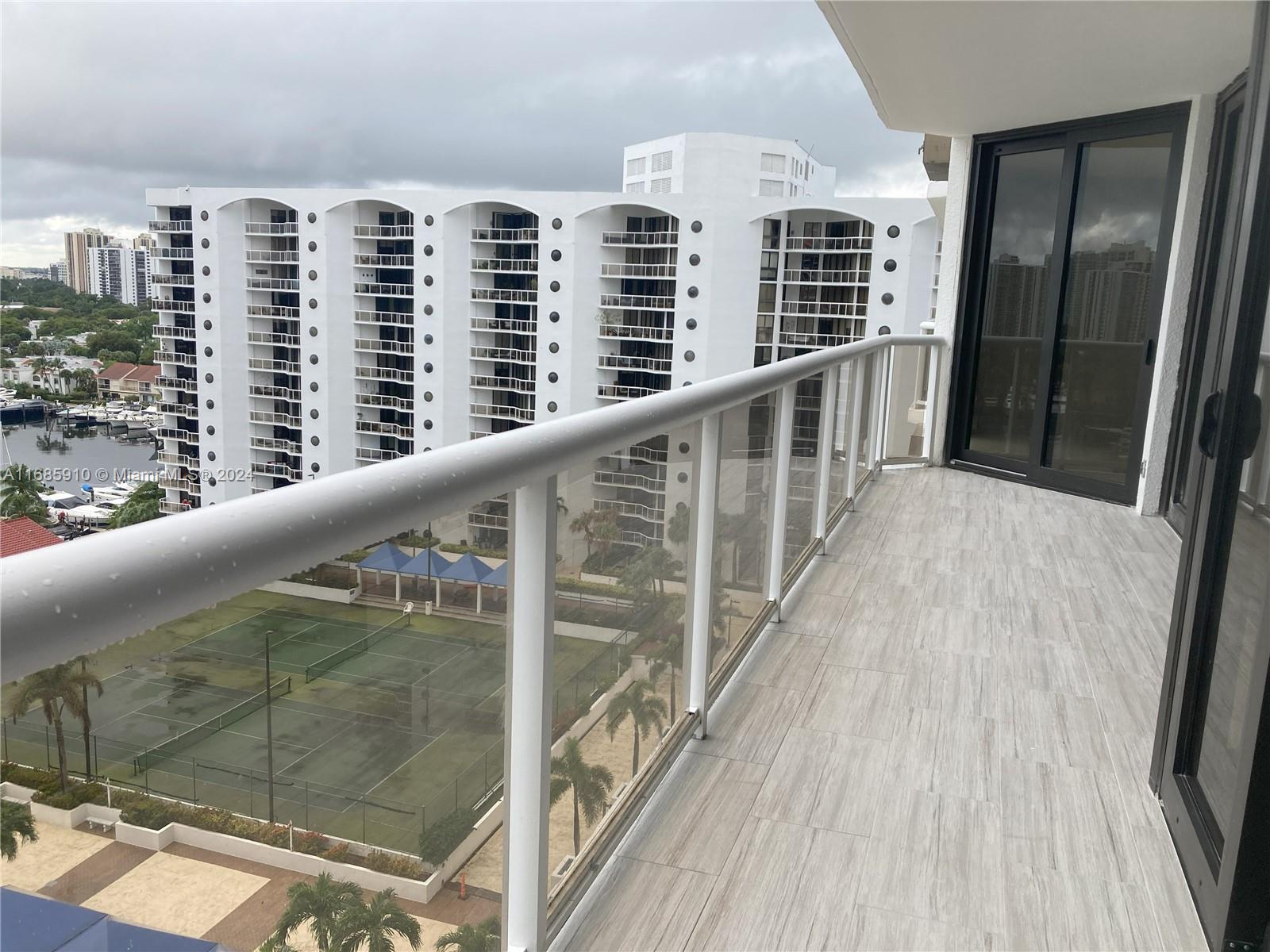 3640 Yacht Club Dr # 1207