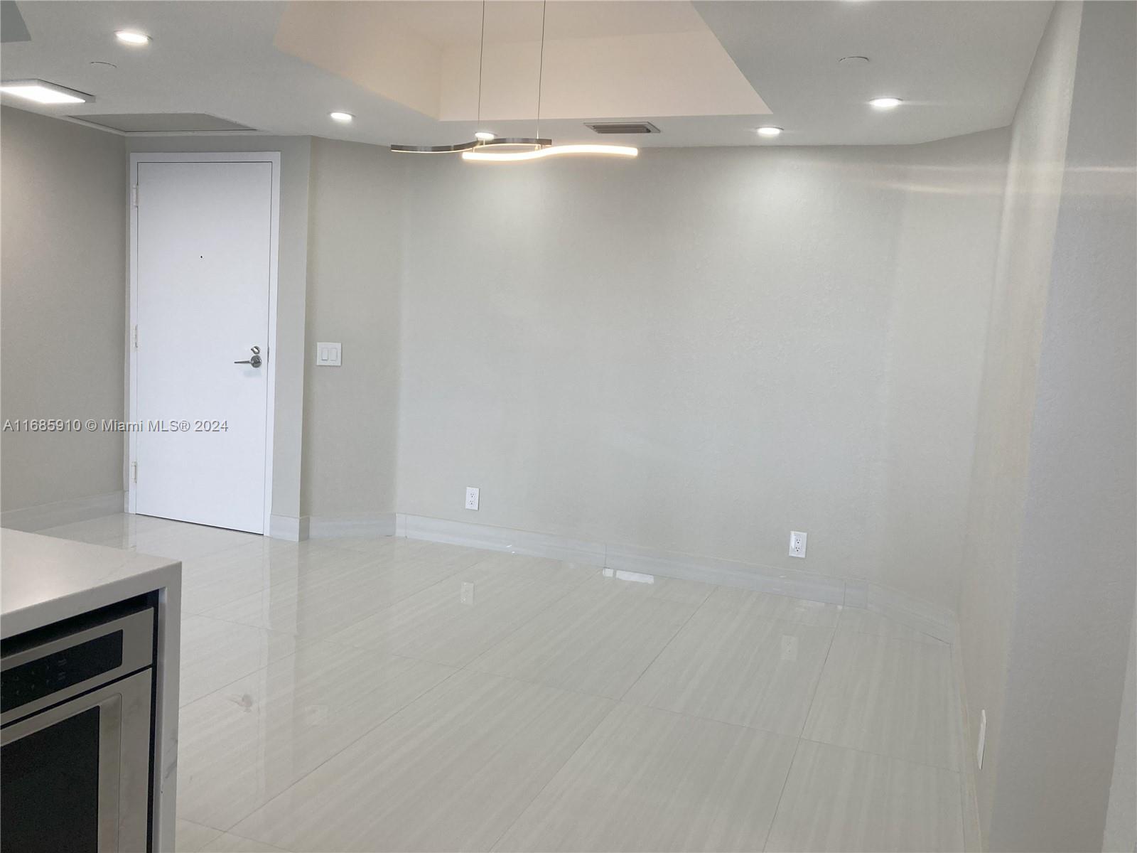 3640 Yacht Club Dr # 1207