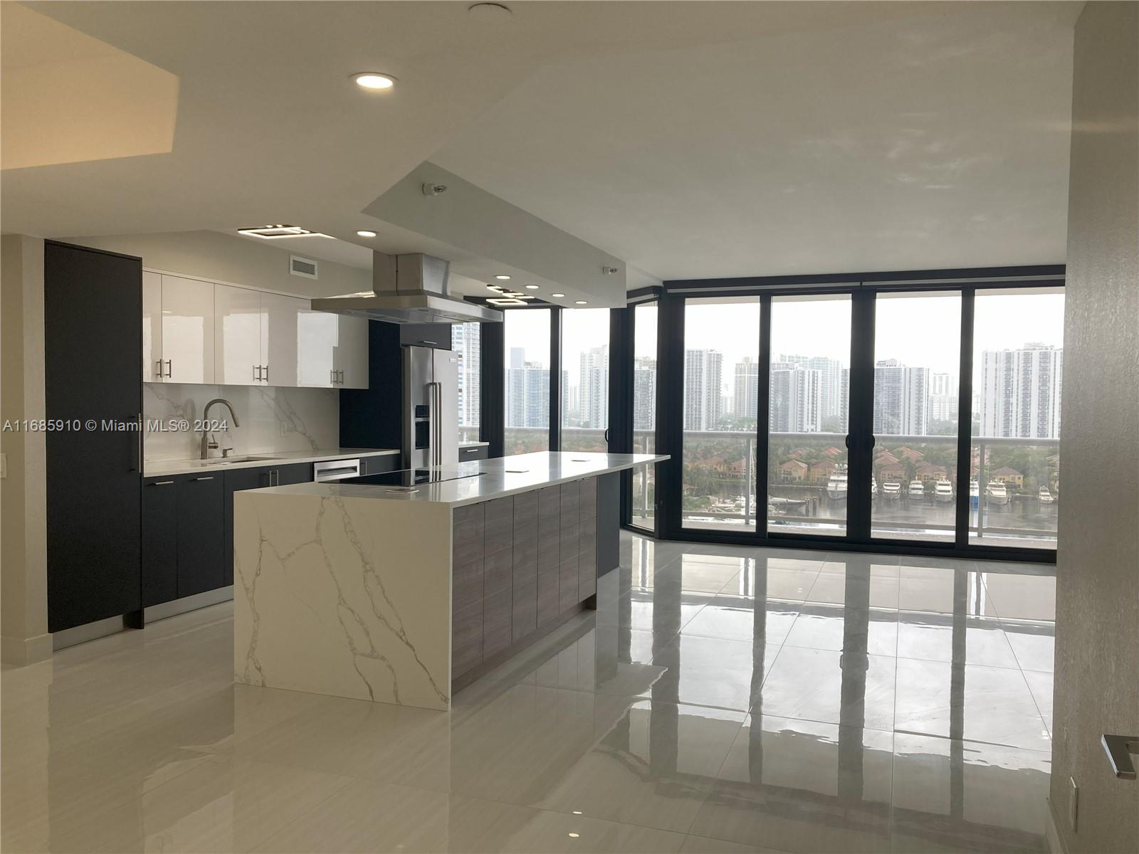 3640 Yacht Club Dr # 1207