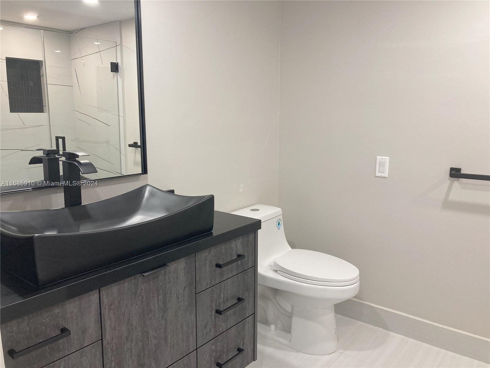 3640 Yacht Club Dr # 1207