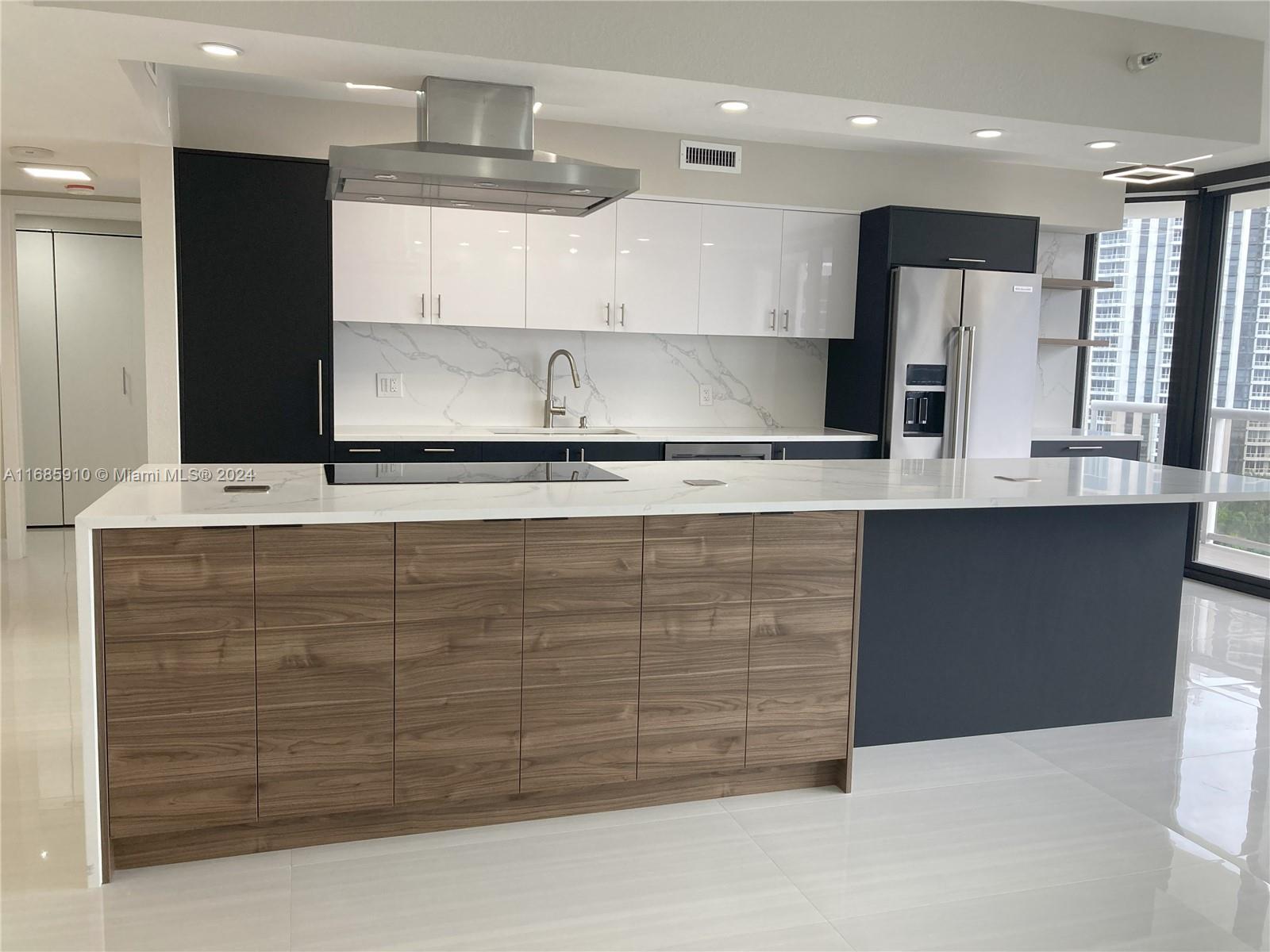 3640 Yacht Club Dr # 1207