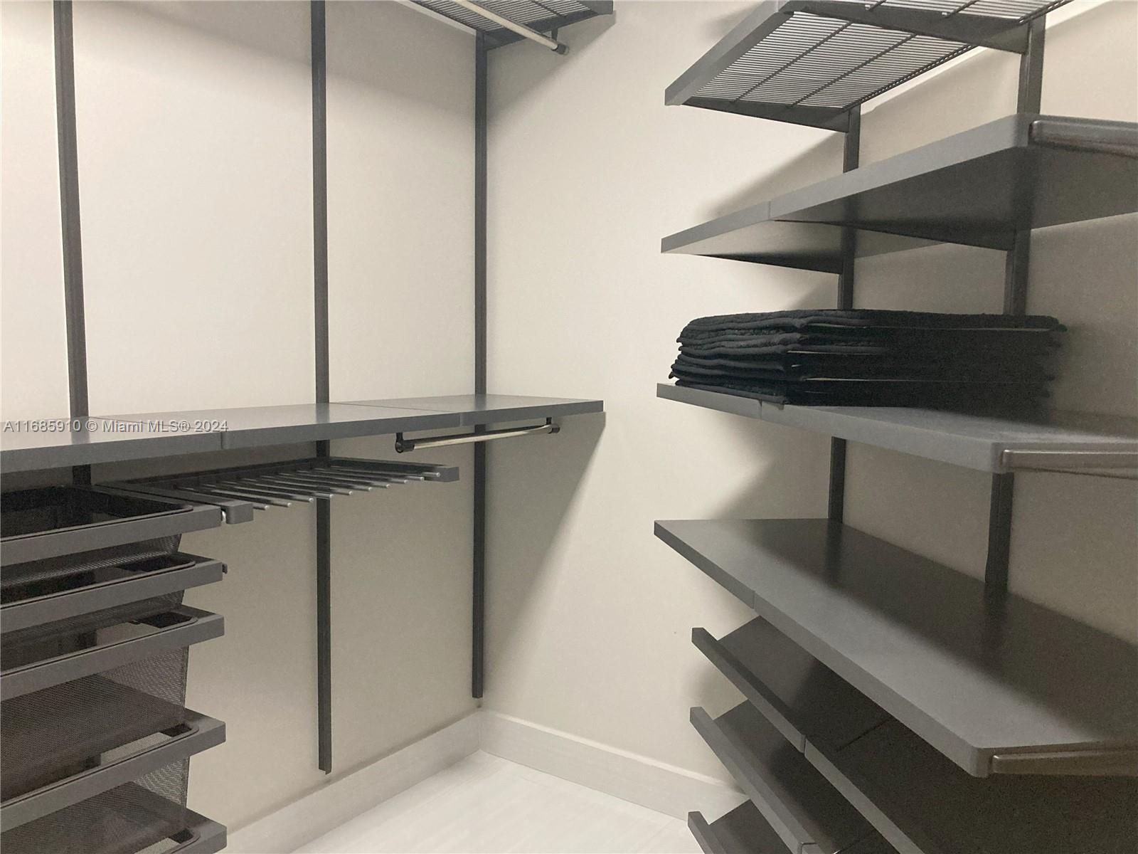 3640 Yacht Club Dr # 1207