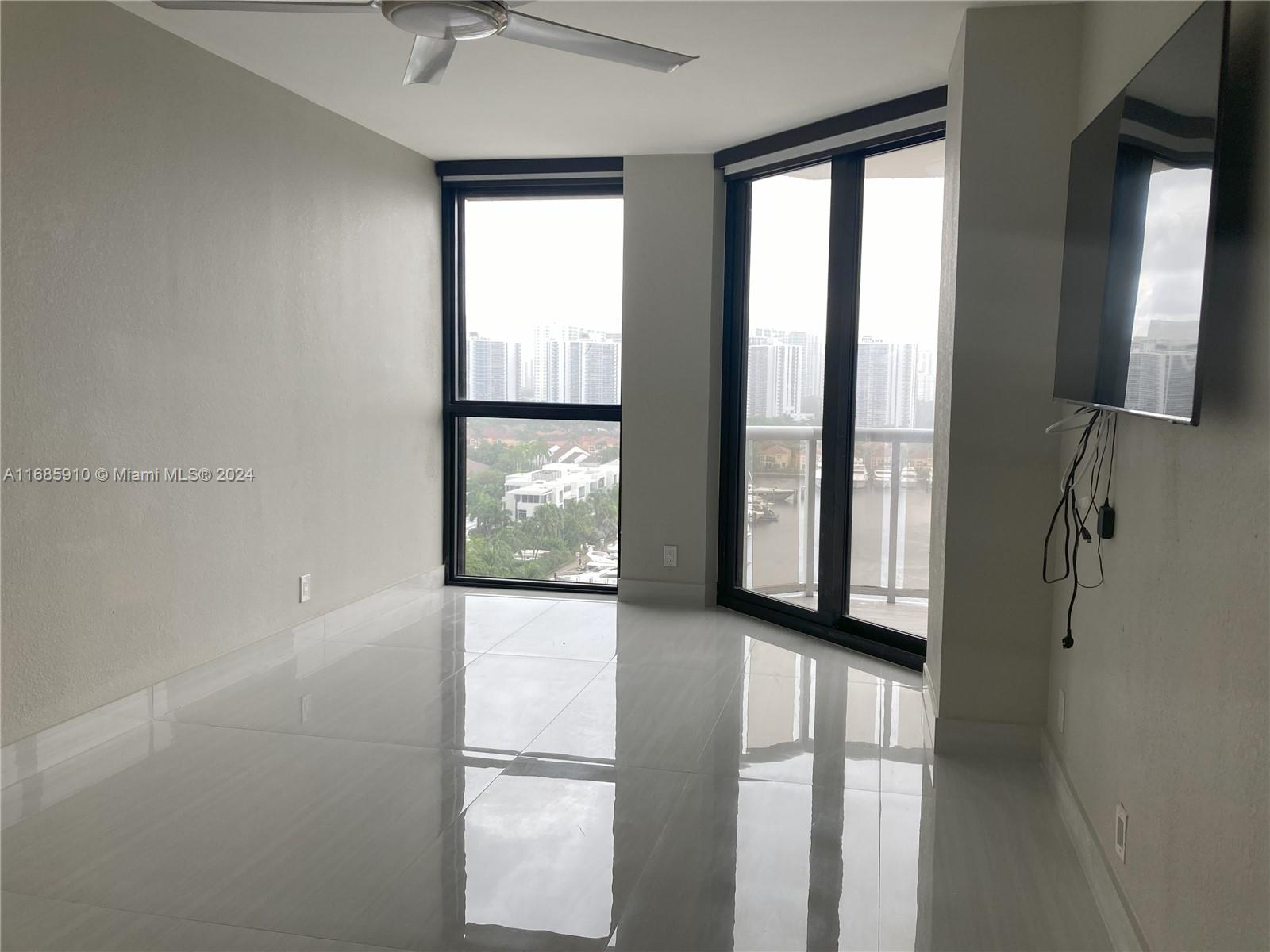 3640 Yacht Club Dr # 1207