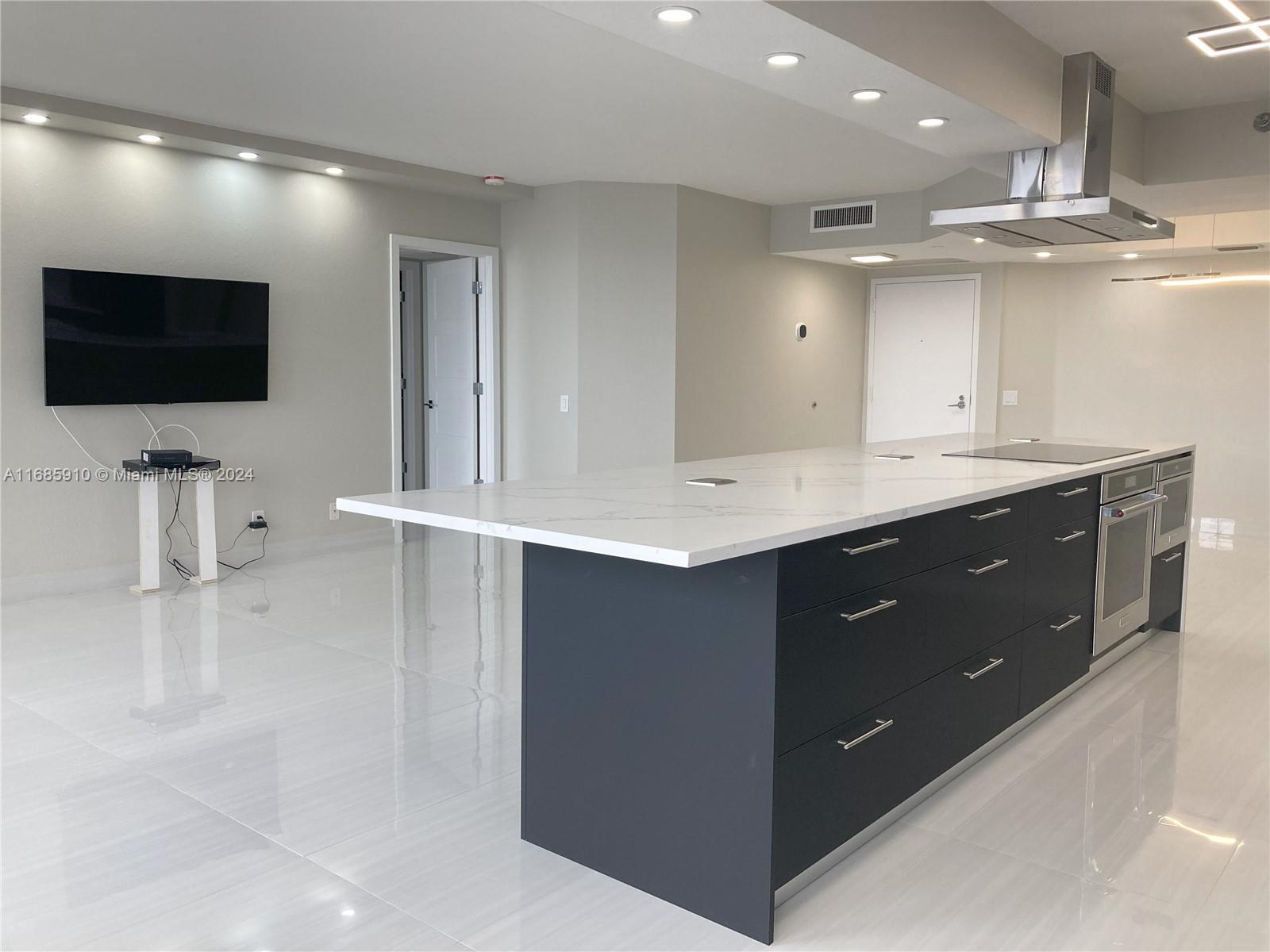 3640 Yacht Club Dr # 1207