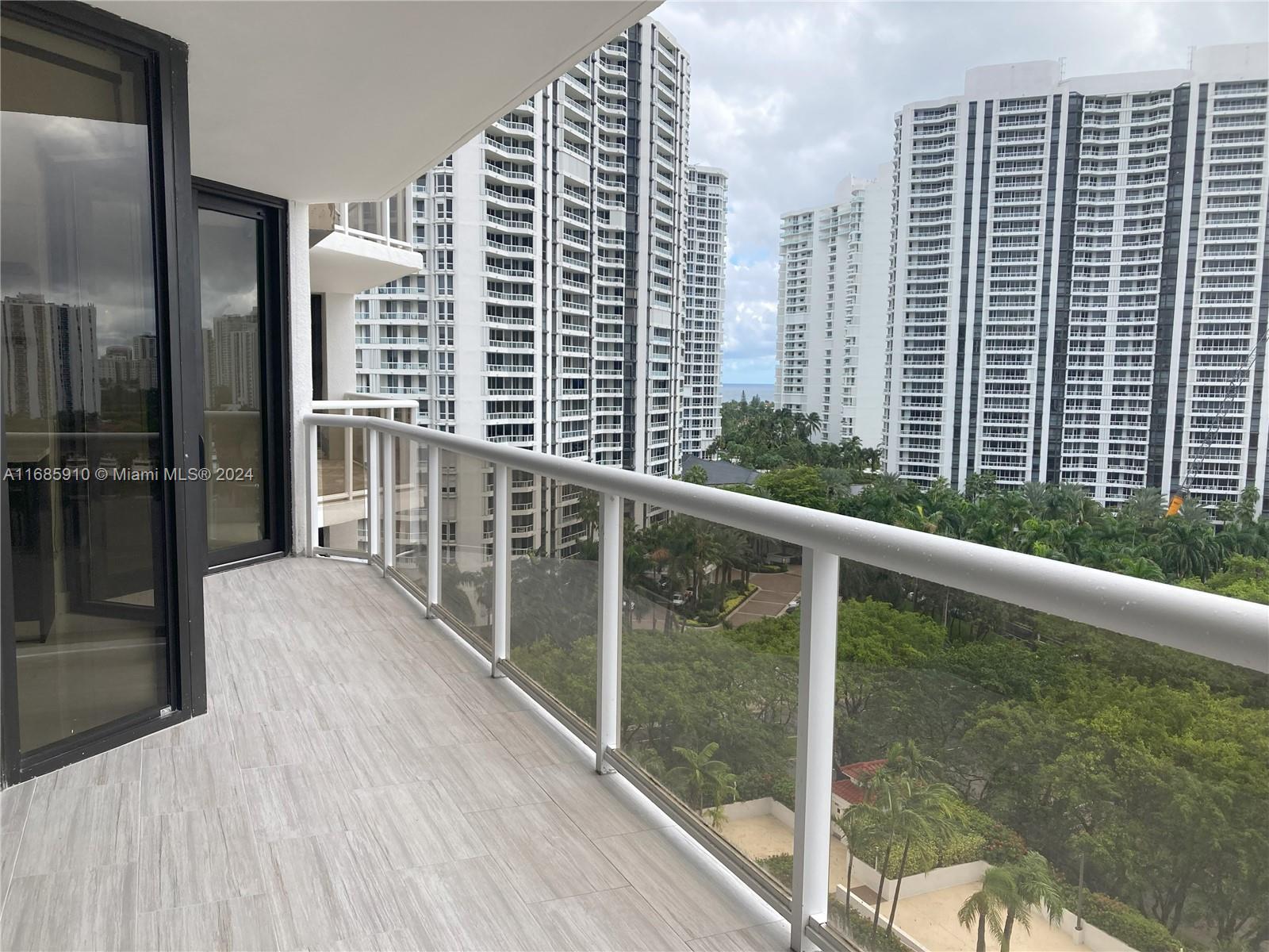 3640 Yacht Club Dr # 1207