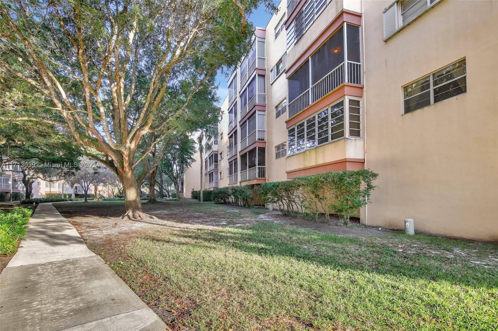 6751 Cypress Rd # 215