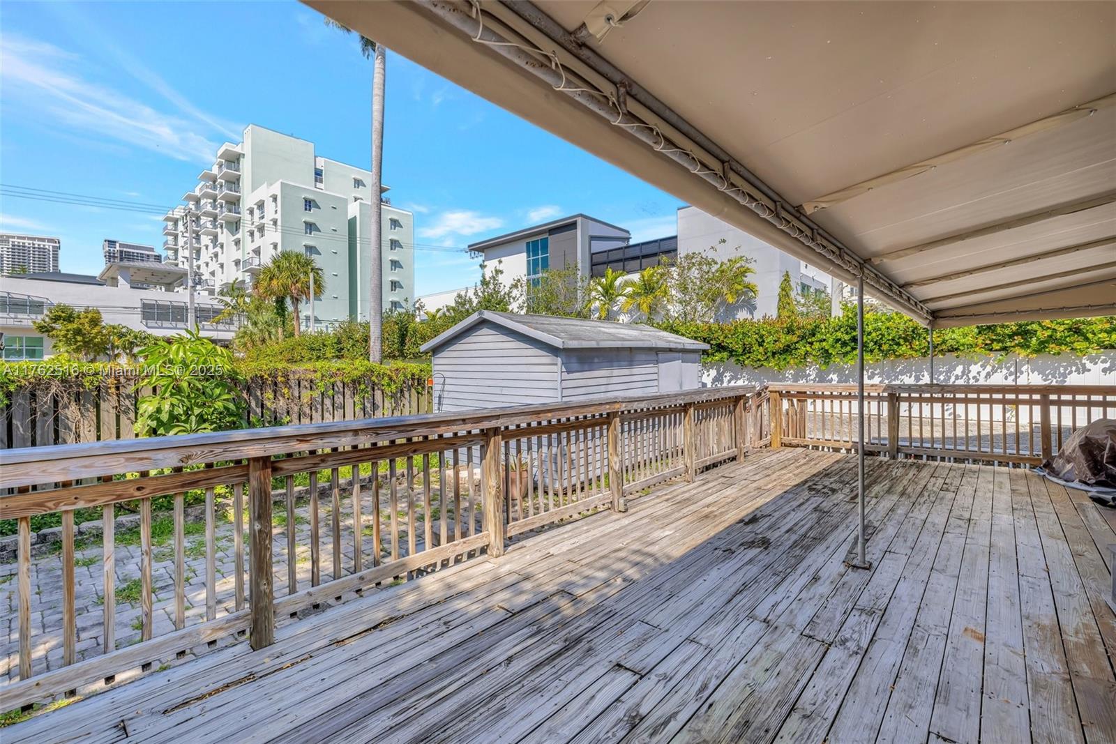217 SE 10th St