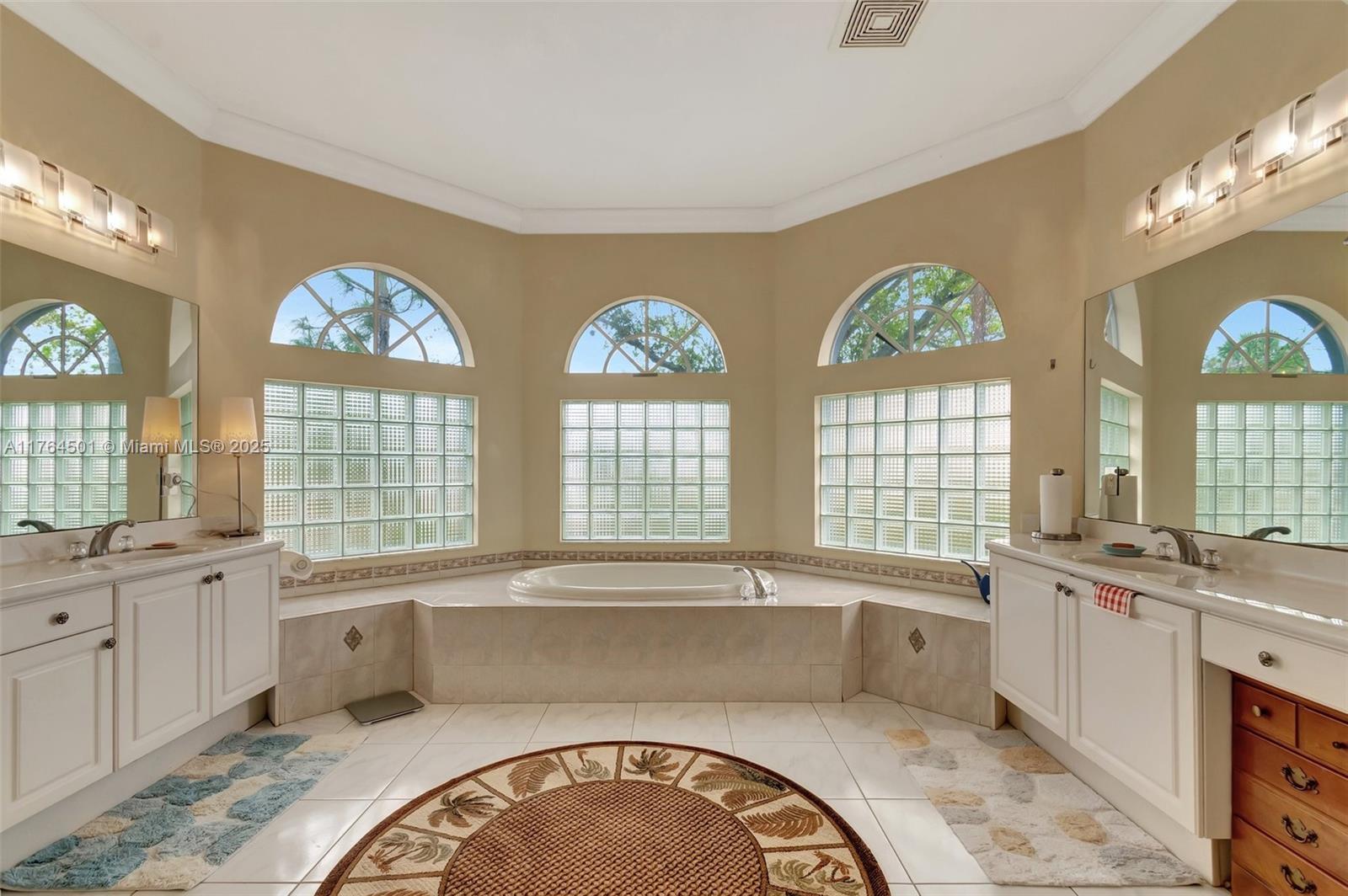 10234 Oak Meadow Ln