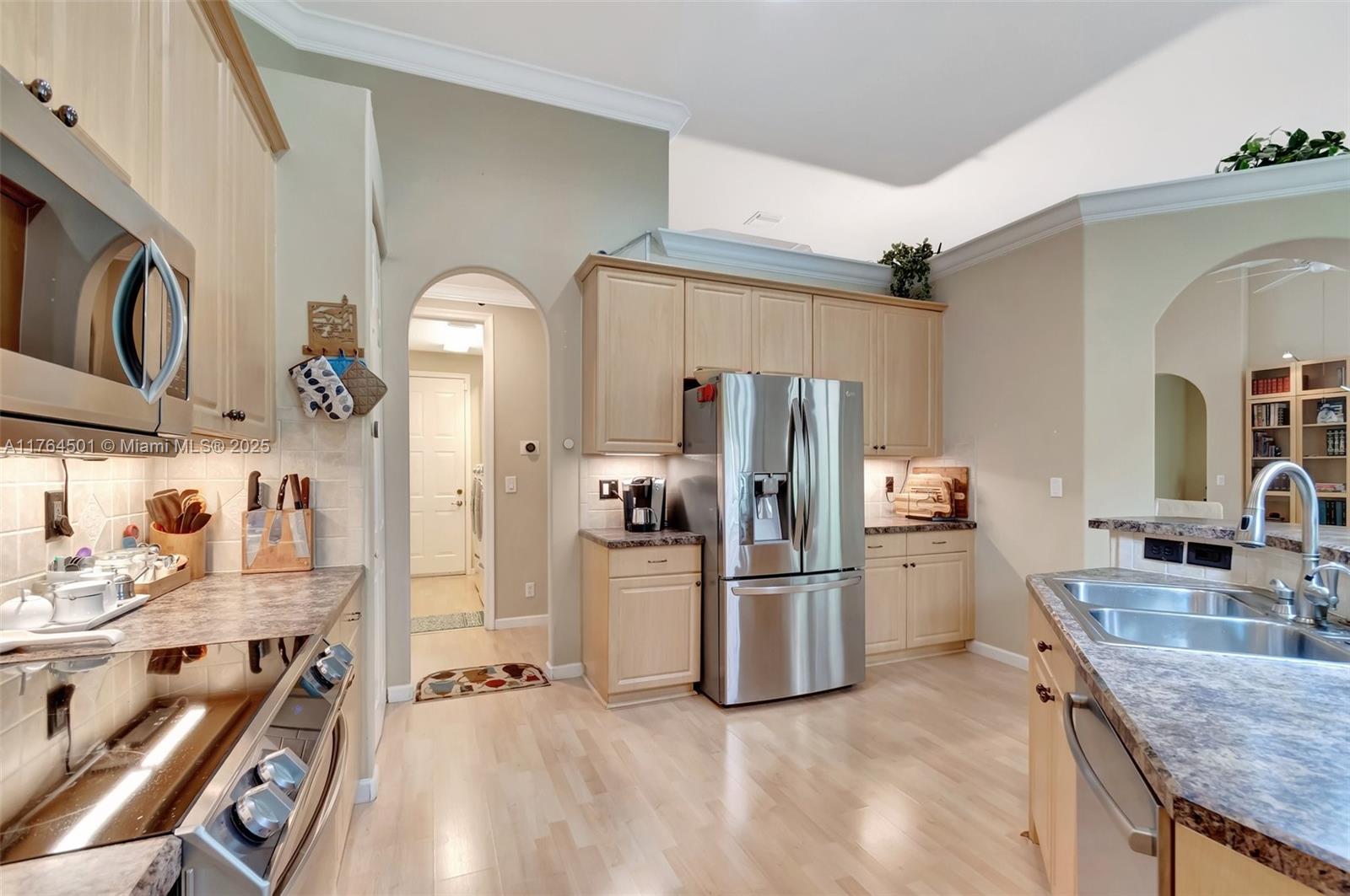 10234 Oak Meadow Ln