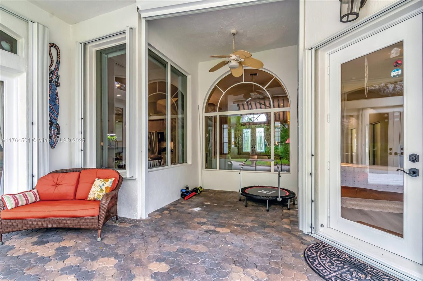 10234 Oak Meadow Ln