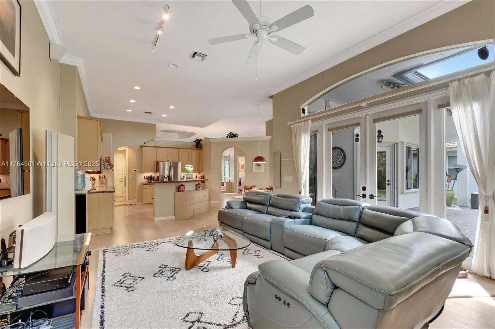 10234 Oak Meadow Ln