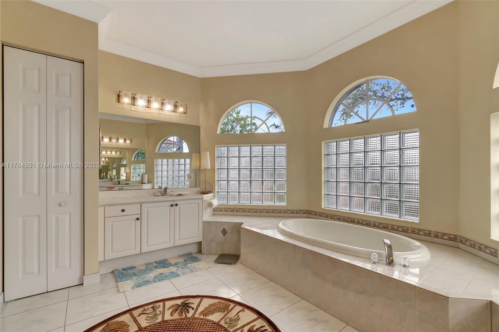 10234 Oak Meadow Ln