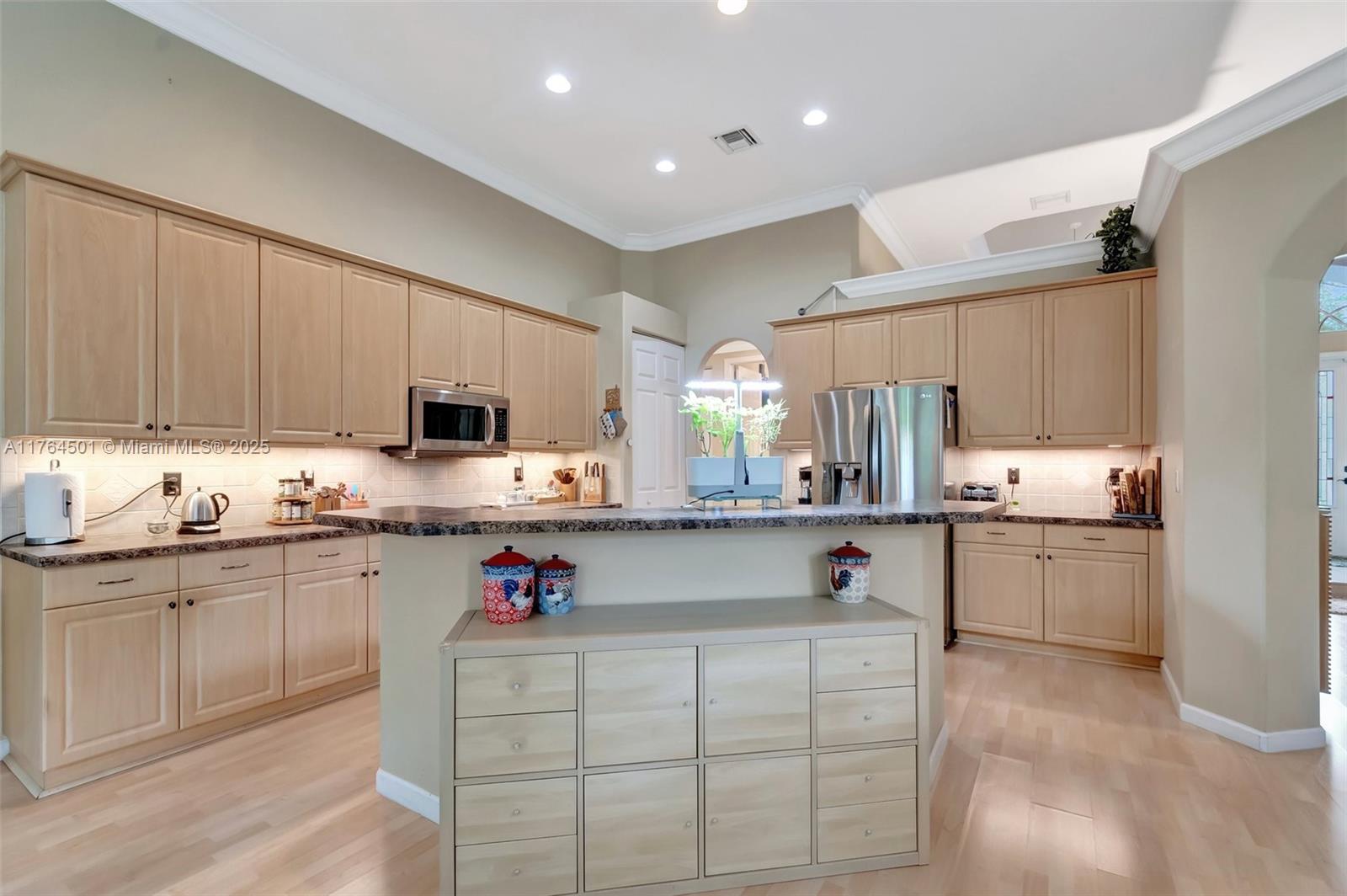 10234 Oak Meadow Ln