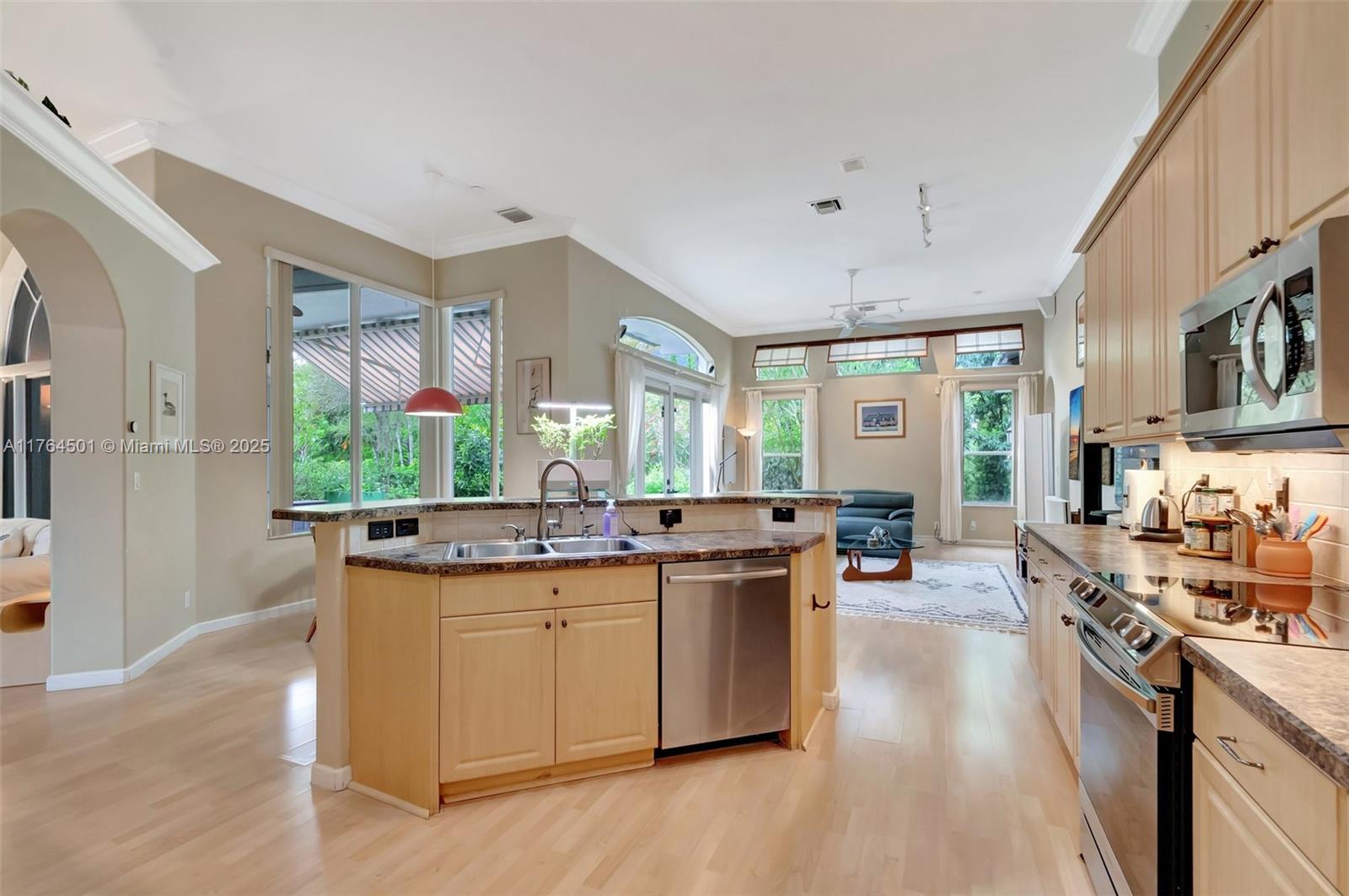 10234 Oak Meadow Ln