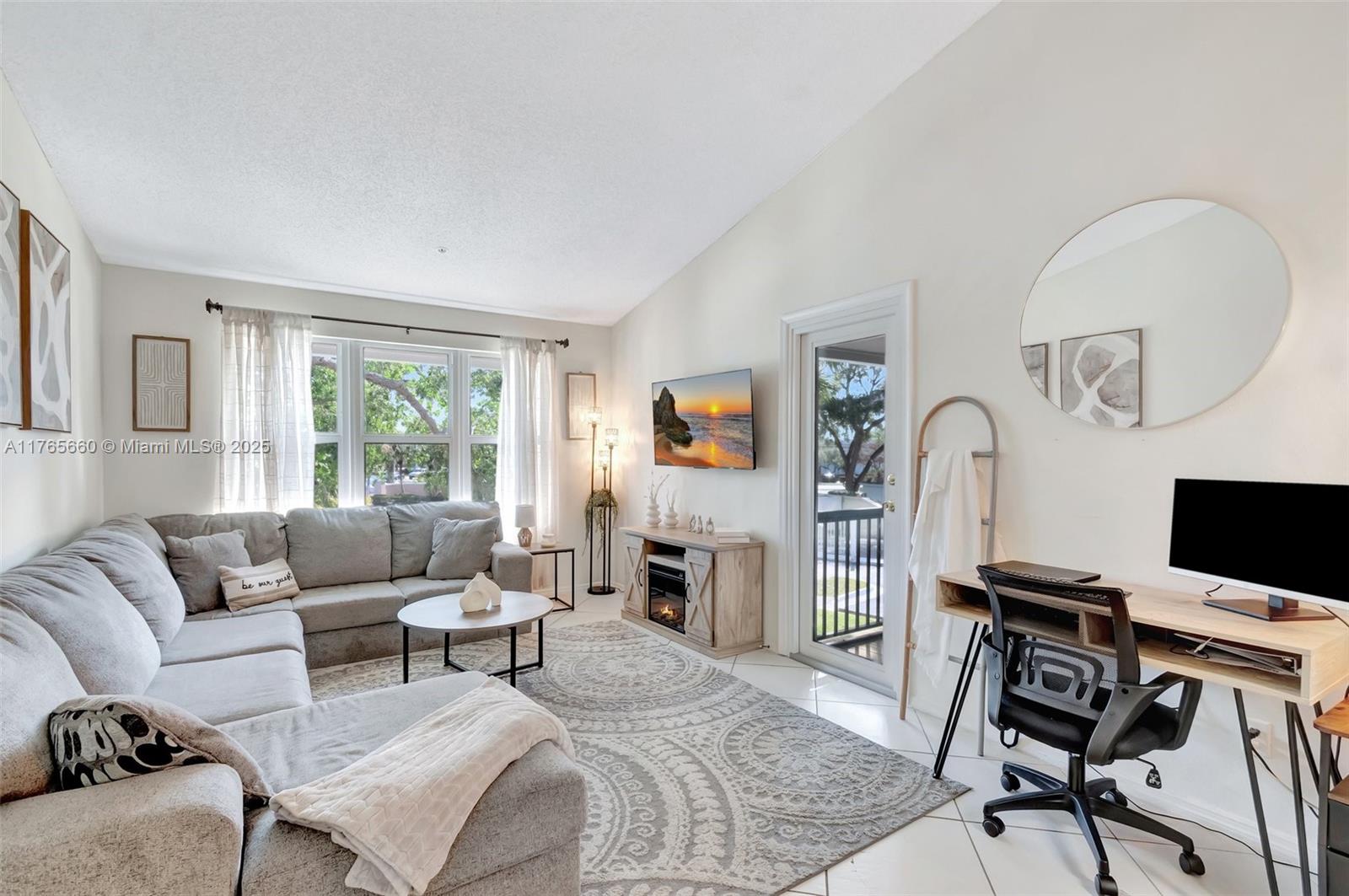 2307 N Congress Ave # 28
